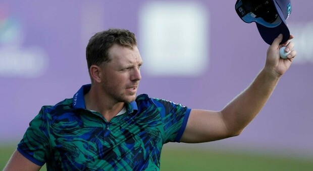 Golf, che rimonta di Wallace a Dubai: l'inglese in testa al Dp World Championship