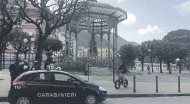 Babygang a Castellammare, nuovo raid in Villa: undicenne si rompe la spalla