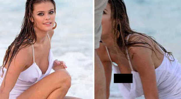 La top model Nina Agdal posa per Sports Illustrated e va fuori di seno