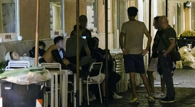 Swatch gang a Roma, presidi notturni e liste fake: ecco il racket degli orologi