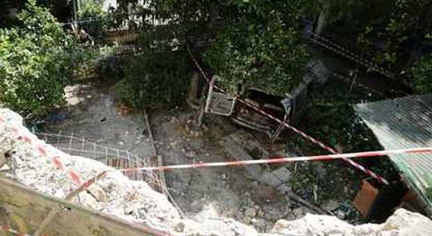Napoli, precipitati con l'auto a Posillipo: le condizioni dei 4 ragazzi feriti