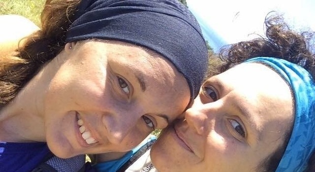 Pesaro, Erika e Lisa, l'amore trionfa: «Ma abbiamo timore a tenerci per mano»
