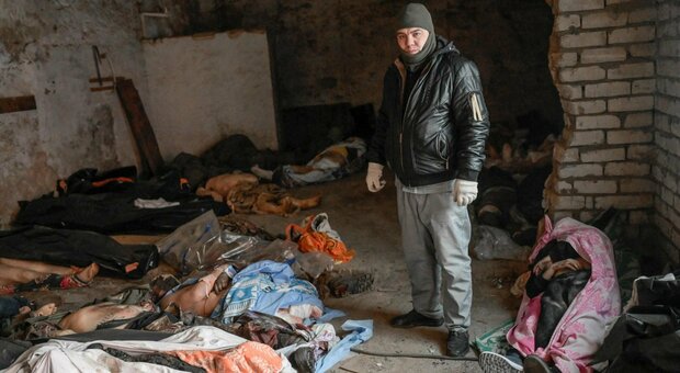 Ucraina, media: i russi non recuperano corpi dei propri soldati. Nuove intercettazioni: «È un massacro»