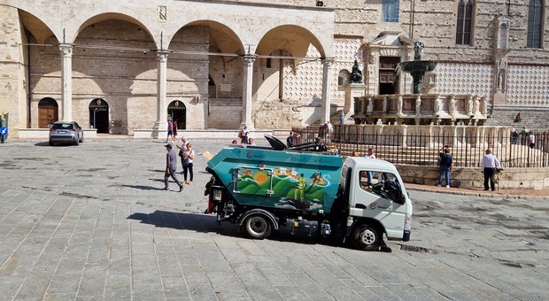 Perugia, per i rifiuti in centro cresce il Raccoglincentro: dal 9 ottobre 30 fermate