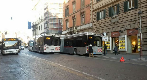 Roma, falsa partenza dei filobus: nuovi e già rotti