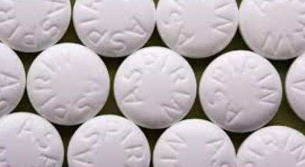 Aspirina, riduce incidenza fino al 50% dei tumori al colon, esofago e stomaco