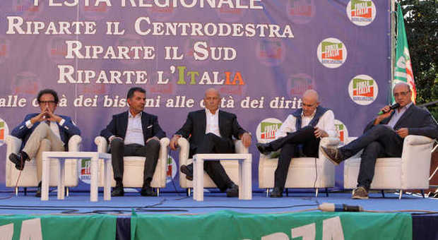 «Centrodestra compatto su Caldoro»: l'impegno dei big alla festa di Forza Italia a Scafati
