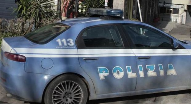 Roma, Prenestina, ferisce ex fidanzato con vetro bottiglia: arrestata 23enne