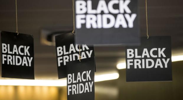 Black Friday, febbre da shopping nella Tuscia