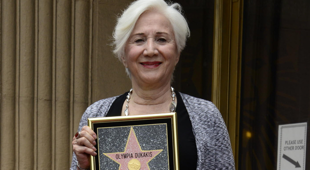 Morta Olympia Dukakis, l'attrice premio Oscar con “Stregata dalla luna": aveva 89 anni