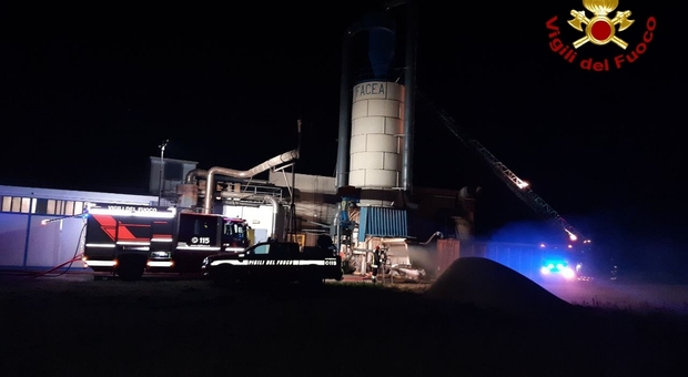 L'incendio dei silos a Moimacco