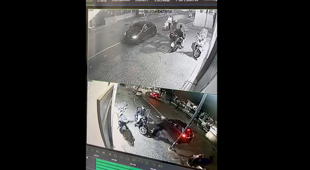 Sant'Anastasia, pistola al volto e spari per rubare uno scooter