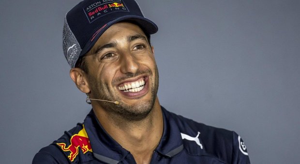 F1, Ricciardo: «Mai parlato con Ferrari e Mercedes. Via dalla Red Bull solo per vincere»