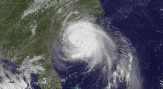 Maltempo, uragano Arthur tocca coste della Nord Carolina
