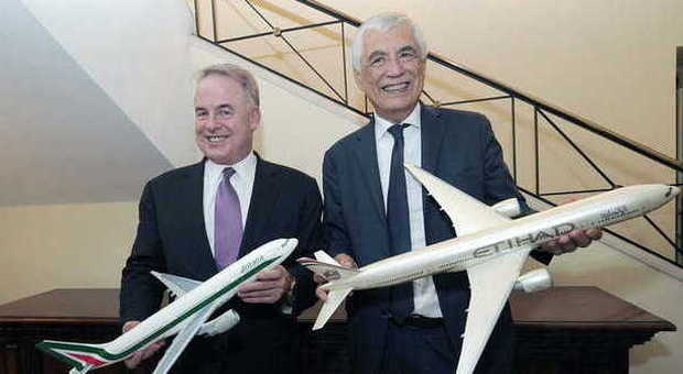 Alitalia-Etihad, investimento totale di 1,7 miliardi: la compagnia decolla il 1° gennaio