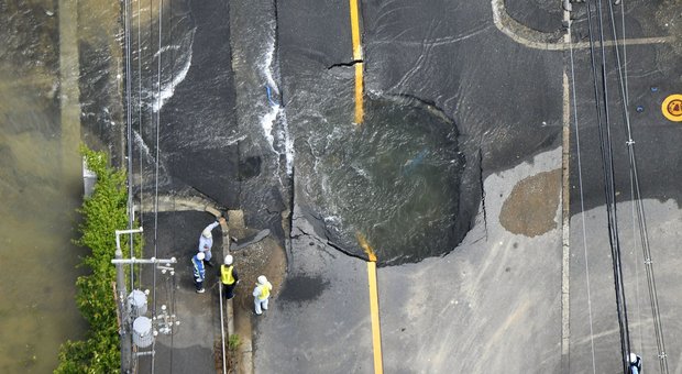 Giappone, terremoto di 6.1 a Osaka: 3 morti e almeno 200 feriti