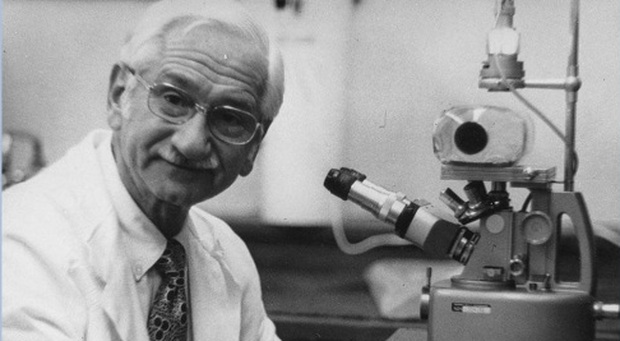 Albert Sabin, l’uomo che regalò ai bimbi il vaccino della polio. E non prese un dollaro
