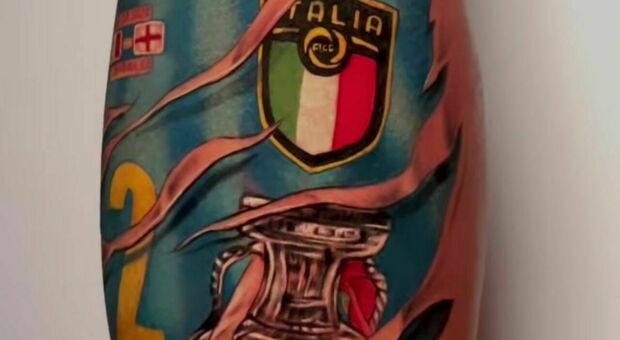 Di Lorenzo, tatuaggio speciale per celebrare l'Europeo con l'Italia