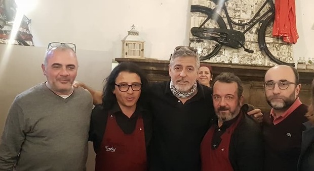 George Clooney, l'attore a Viterbo -al ristorante 13 Gradi - in cerca di una location