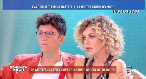 Eva Grimaldi e Imma Battaglia in lacrime da Barbara D'Urso
