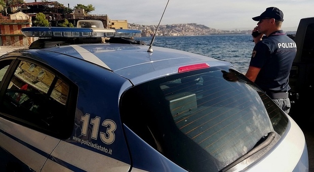 Villaricca, tentano di rubare un'auto con cacciavite modificato: due arresti