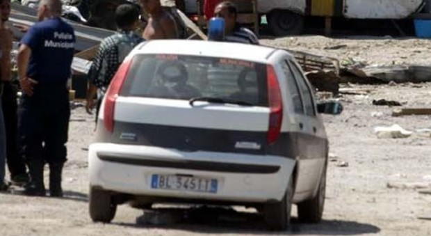 Roma, al campo nomadi 113 auto rubate: venivano rivendute a pezzi