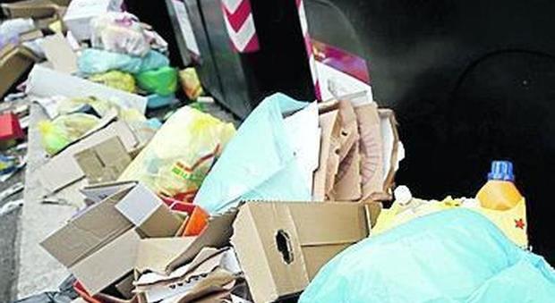 Roma, stop ai rifiuti in Abruzzo. Il Comune: «La Regione ci aiuti, o sarà emergenza»
