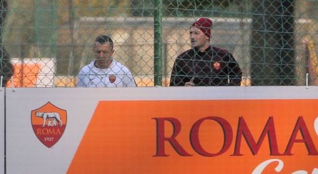 Roma, Garcia ritrova De Rossi e perde Gervinho: domani esami per l’ivoriano. Totti si allena con Scala
