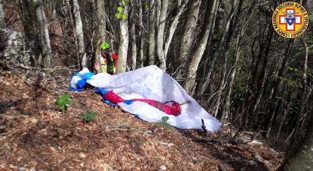 Precipita sul Grappa con un parapendio: trovato morto un pilota polacco