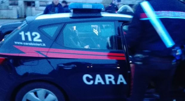 Milano, terrorizzati vivevano in casa senza più far rumore: arrestato il vicino stalker