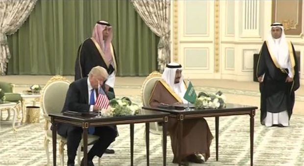 Trump vende armi all'Arabia saudita per 110 miliardi di dollari