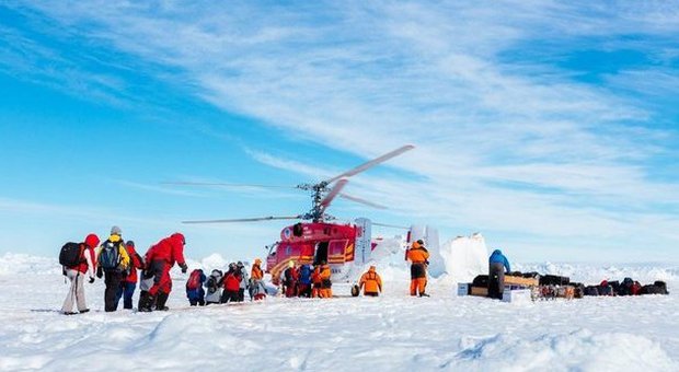 Antartide, liberata la nave Aurora: resta prigioniera dei ghiacci quella cinese dei soccorsi