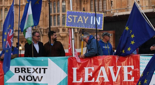 Stop a Johnson, il Parlamento dice no alla Brexit «sprint» il 31 ottobre
