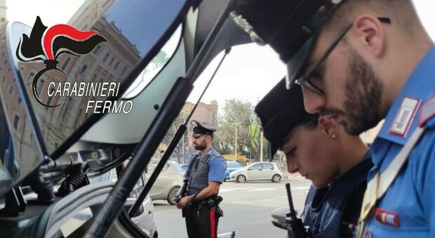 I carabinieri suonano alla porta e non trovano due detenuti ai domiciliari: scatta la denuncia per evasione