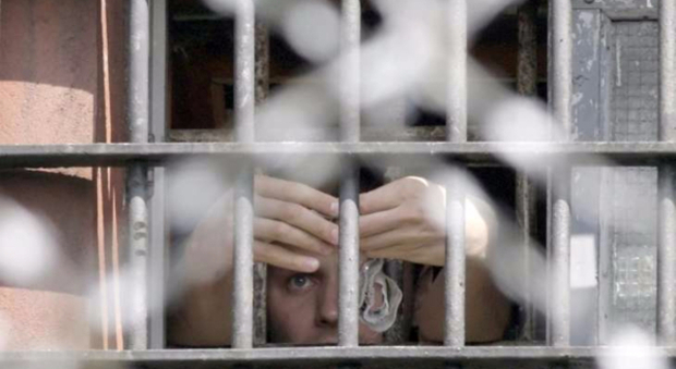 Siria, tredicimila impiccagioni in 5 anni: Amnesty denuncia la strage segreta nelle carceri di Assad