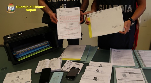 Truffa sulle carte di credito per finanziare il terrorismo: 7 pakistani arrestati a Napoli