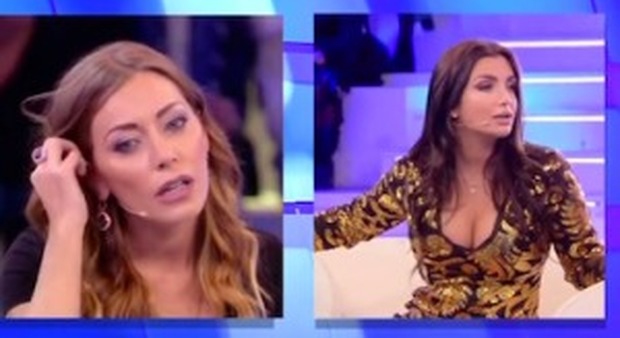 Elettra Lamborghini contro Karina Cascella: "Ti conosco solo per l'incidente erotico" (Domenica Live)