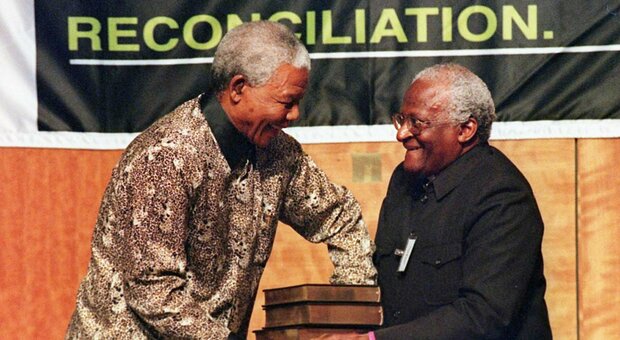 Addio Desmond Tutu, premio Nobel per la Pace