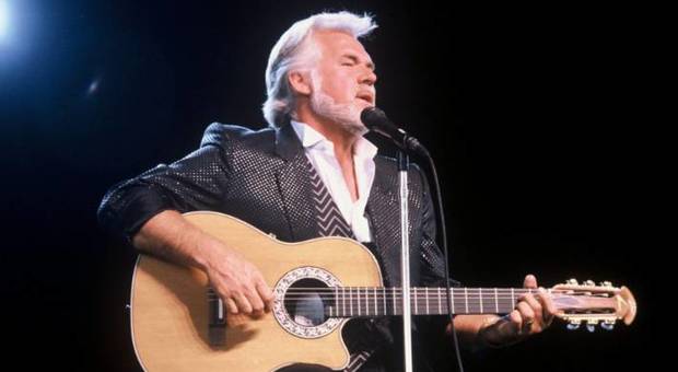 Musica, morto Kenny Rogers, icona americana della musica country: partecipò a We Are The World