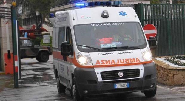 Roma, camion travolge donna ad Anagnina: è grave