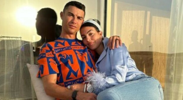 Cristiano Ronaldo e Georgina Rodriguez: se si lasciano lui deve pagarle un vitalizio da 100 mila euro al mese