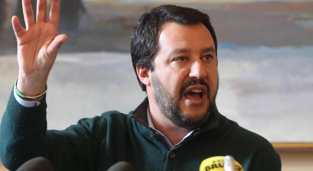 Carabiniere uccide immigrato, Salvini: «Si è difeso. Spero non abbia guai». La Russa: «Ora non strumentalizzazioni»