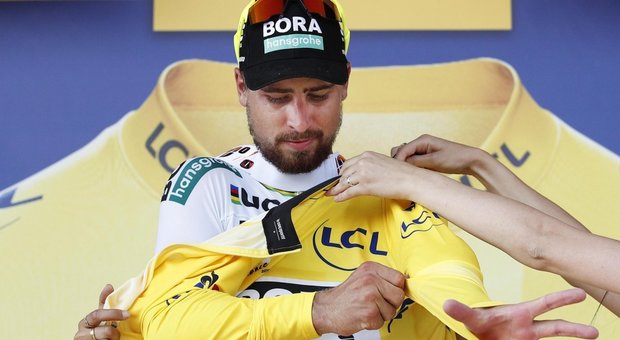 Sagan batte il bresciano Colbrelli allo sprint ed è maglia gialla