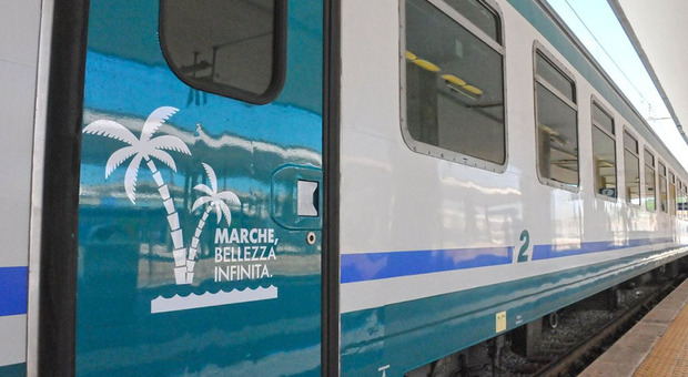 Al mare si va in treno: torna “Marche Line” e collega tutta la costa