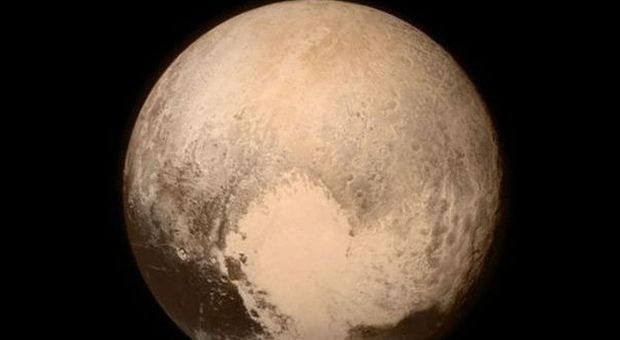 Plutone ci mostra il suo grande cuore bianco. "La missione aprirà nuovi scenari" - Leggi