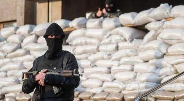 Milizie filorusse fucilano alla schiena ufficiali ucraini, il video choc