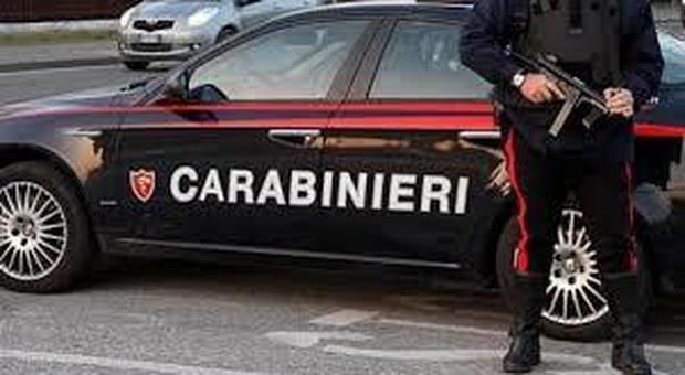 Evade dai domiciliari nel Napoletano, bloccato sotto casa dai carabinieri
