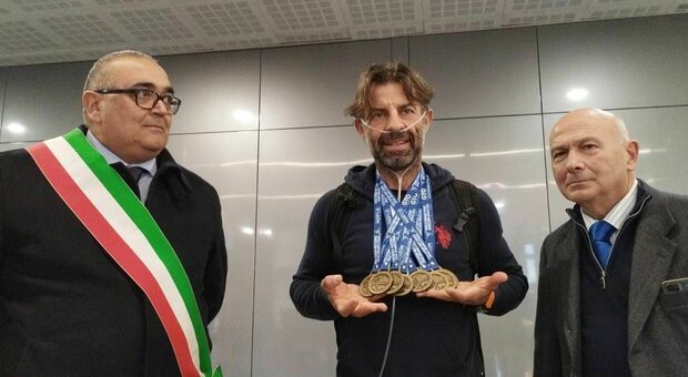 Carlo Calcagni, una vita tra malattia, centinaia di farmaci e sport: torna nel Salento con 8 medaglie d'oro