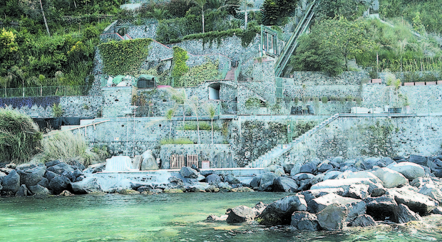 La villa a picco sul mare sequestrata a Ischia in località Castiglione