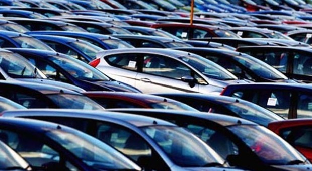Mercato auto, pesante battuta d’arresto a giugno: -7,9% le immatricolazioni